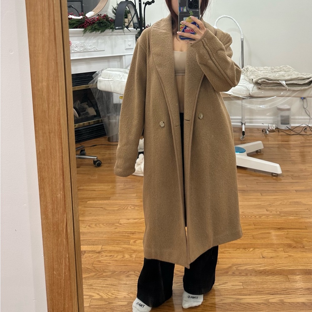 SOLD! 
Aritzia Charlize Coat